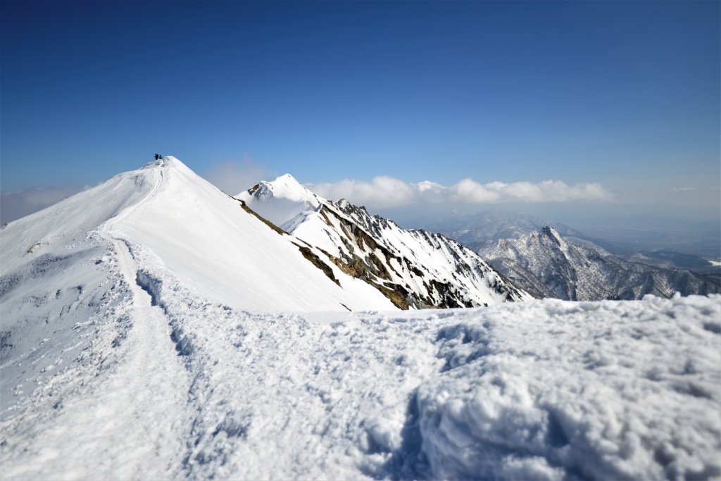 大山北壁も雪化粧 冬の到来です ホテル大山しろがね