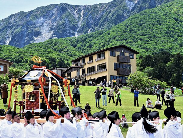 5月23日（土）宿泊・24日（日）参加☆訪日外国人様☆大山御輿行幸☆【JTB】＆【大山町】Participation in the Daisenji Temple Prayer Service “Mikoshi Gyoko” and Straw Craft Experience